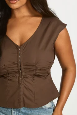 Haut Grande Taille À Manches Courtes Cintré Avec Agrafes