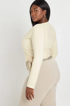 boohoo Haut Grande Taille À Manches Longues Avec Détail Cache-cœur Contrasté<Femme Tops