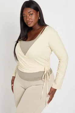 boohoo Haut Grande Taille À Manches Longues Avec Détail Cache-cœur Contrasté<Femme Tops