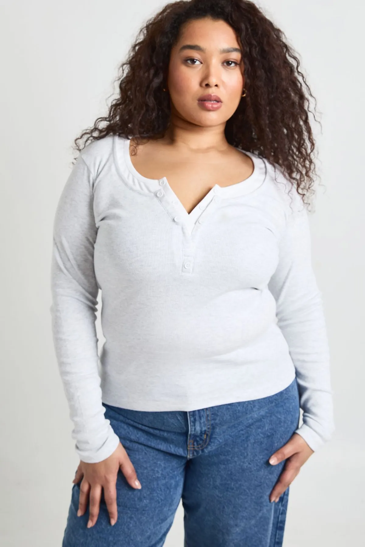 boohoo Haut Grande Taille À Manches Longues Côtelé Avec Col Henley Et Boutons Contrastés<Femme Tops