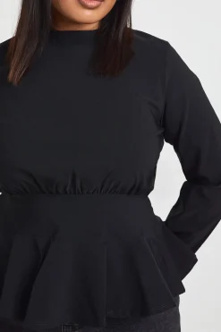boohoo Haut Grande Taille À Manches Longues Avec Ourlet À Volants<Femme Tops
