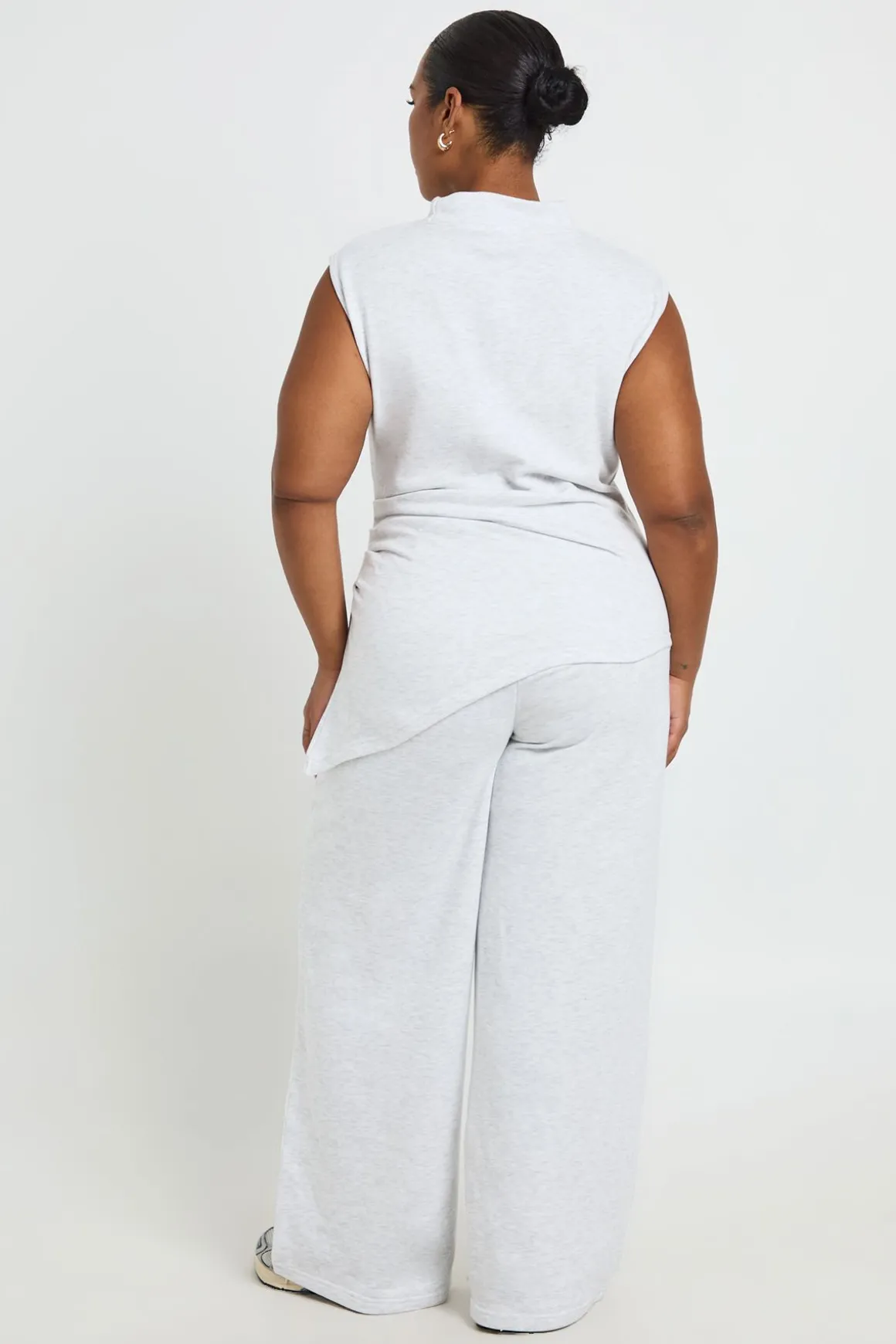 Haut Grande Taille À Ourlet Asymétrique Et Taille Froncée