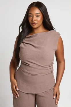 Haut Grande Taille À Épaules Dénudées Et Ourlet Asymétrique