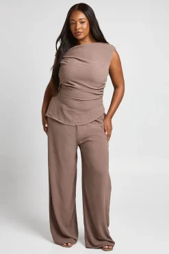 Haut Grande Taille À Épaules Dénudées Et Ourlet Asymétrique