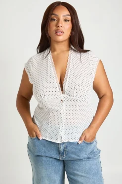 boohoo Haut Grande Taille À Pois Avec Boutons Et Finitions En Dentelle<Femme Pois|Satin Et Dentelle