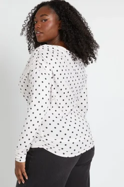 Haut Grande Taille À Pois À Épaules Dénudées Et Manches Longues