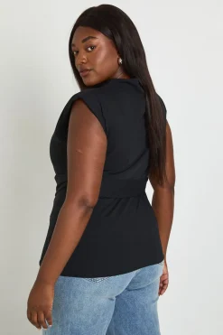 boohoo Haut Grande Taille Sans Manches À Col Montant Avec Détail De Bordure Croisée<Femme Tops