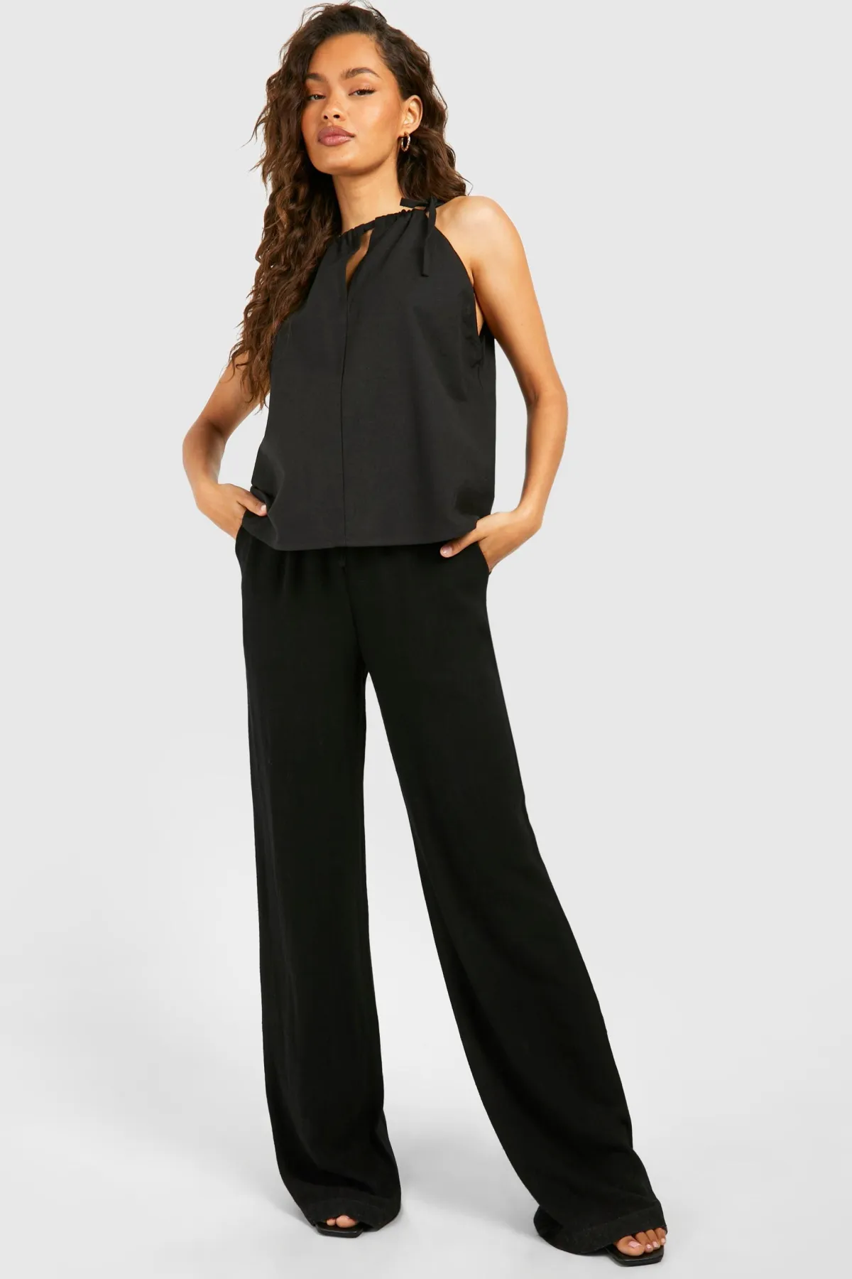 boohoo Haut à l'aspect lin à fines bretelles<Femme Tops