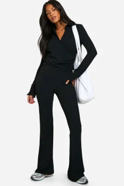 boohoo Haut long crinkle wrap et pantalon flare coordonné<Femme Ensembles