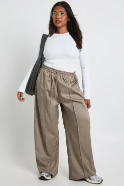 Haut longline ajusté à manches longues en maille côtelée Plus Basic