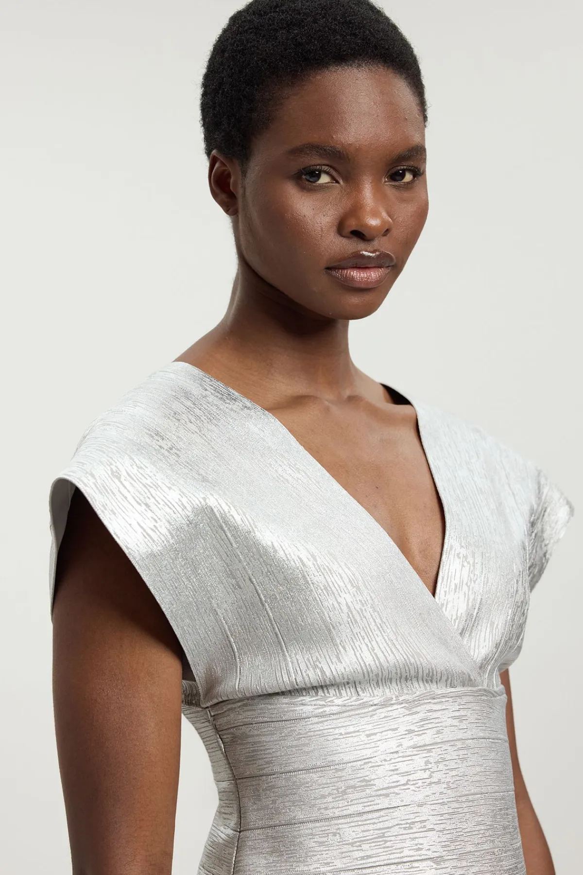 KarenMillen Haut À Manches Ailes D'ange Et Bandes Sculptantes Effet Métallisé<Femme Pulls Et Gilets|Toutes Les Mailles