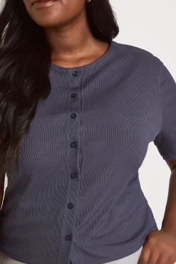 boohoo Haut À Manches Courtes Boutonnée Double Épaisseur Grande Taille<Femme Tops