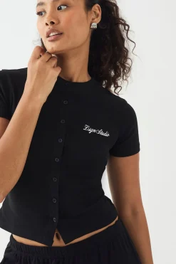 Haut Manches Courtes Côtelé à Boutons DSGN Studio avec Broderie Script