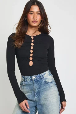 boohoo Haut À Manches Longues Avec Découpe Œillet Et Anneaux Décoratifs<Femme Tops