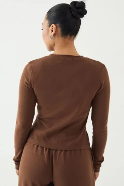 Haut À Manches Longues Boutonné Devant En Maille Côtelée Avec Broderie Script Dsgn Studio