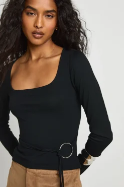 boohoo Haut à manches longues côtelé avec détail d'anneau<Femme Tops