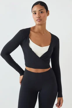 Haut À Manches Longues Dsgn Studio Soft Luxe À Bords Ondulés Et Encolure Cache-cœur