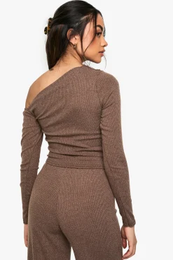 boohoo Haut à manches longues en côte à encolure asymétrique et effet froncé<Femme Looks Chocolat|Tops