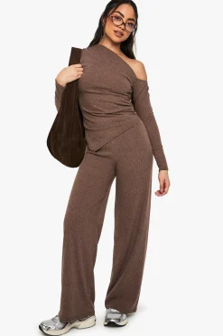 boohoo Haut à manches longues en côte à encolure asymétrique et effet froncé<Femme Looks Chocolat|Tops