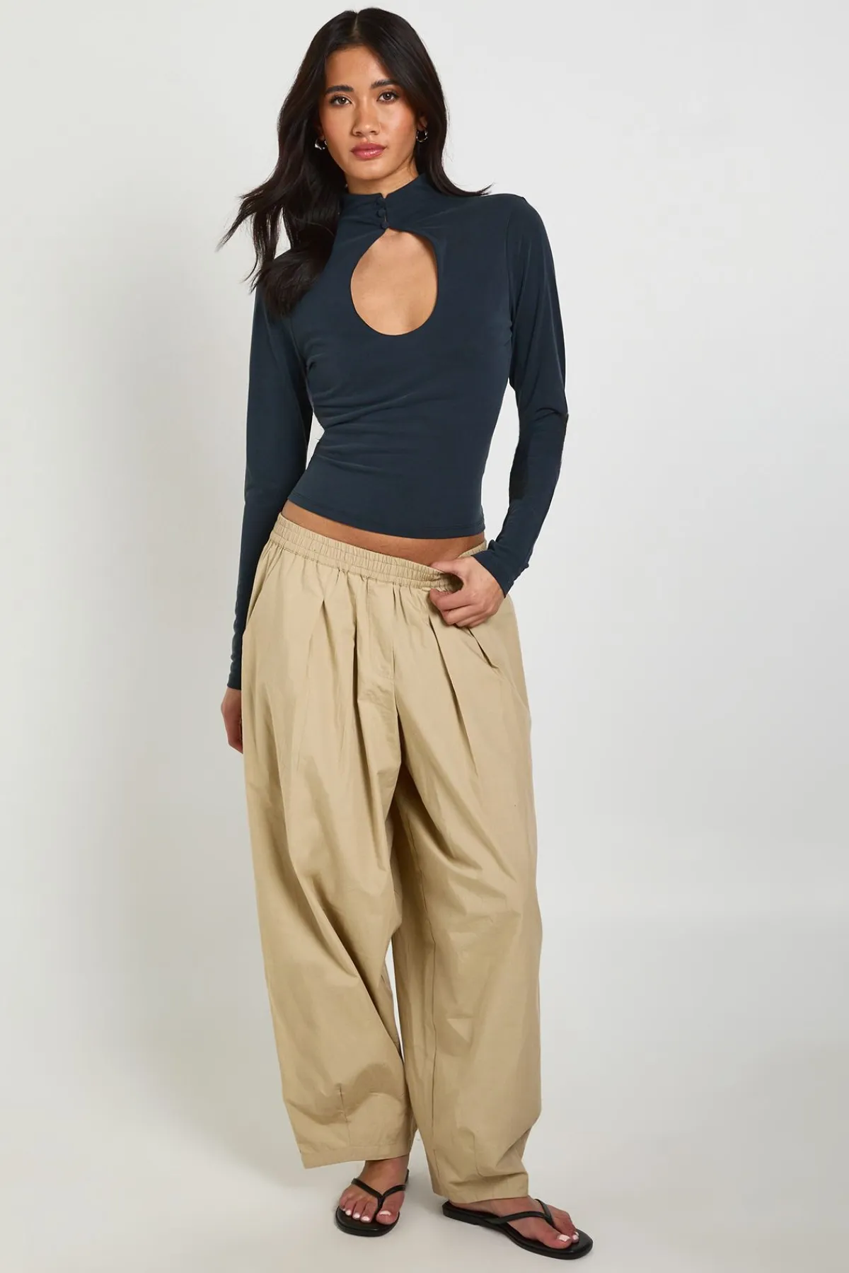 boohoo Haut À Manches Longues En Cupro Avec Détail Découpe Goutte Et Bouton<Femme Tops