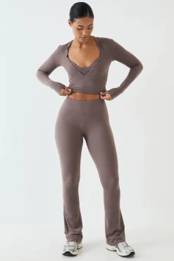Haut À Manches Longues Enveloppant Dsgn Studio Soft Luxe Avec Bord Ondulé