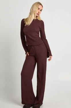 Haut à manches longues texturé à ourlet style laitue et pantalon assorti