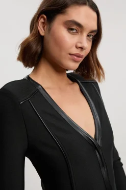 KarenMillen Haut Petite à Col V avec Détails Bandage en SYNTHÉTIQUE<Femme Pulls Et Gilets|Toutes Les Mailles