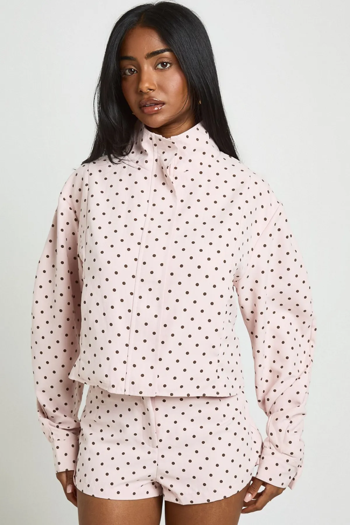boohoo Haut À Pois Avec Col Montant, Manches Ballon Et Fermeture Zippée<Femme Pois|Tops