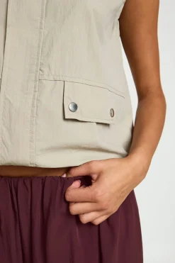Haut Sans Manches À Col Montant Avec Fermeture Zippée