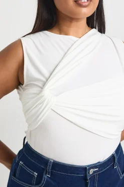 Haut Sans Manches Grande Taille En Tissu Slinky Mat Avec Détail Torsadé Devant