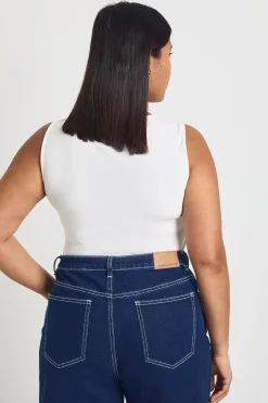 Haut Sans Manches Grande Taille En Tissu Slinky Mat Avec Détail Torsadé Devant