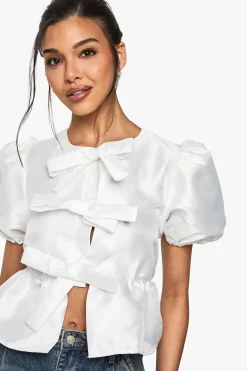 boohoo Haut smock en taffetas à nouer à l'avant et manches bouffantes<Femme Tops