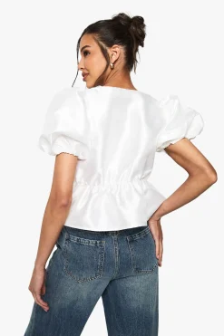 boohoo Haut smock en taffetas à nouer à l'avant et manches bouffantes<Femme Tops