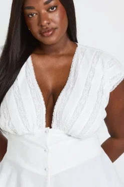boohoo Haut Smocké Grande Taille Avec Détails De Dentelle Tissée<Femme Satin Et Dentelle|Tops