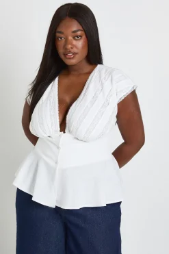 boohoo Haut Smocké Grande Taille Avec Détails De Dentelle Tissée<Femme Satin Et Dentelle|Tops