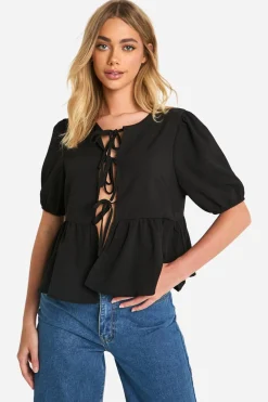 boohoo Haut smocké texturé à nouer à l'avant, manches bouffantes<Femme Looks De Rentrée|Tops