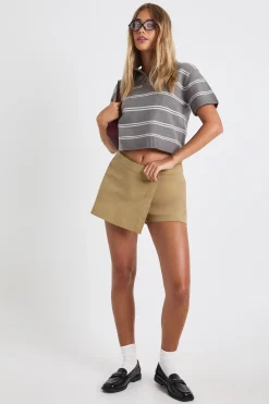 Haut tricoté oversize à col rayé