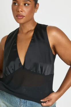 Haut Vaporeux Grande Taille À Décolleté Plongeant Et Buste En Satin