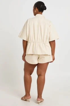 boohoo Haut Zippé En Sergé De Coton Taille Cintrée Col Montant Plus<Femme Tons Neutres|Tops