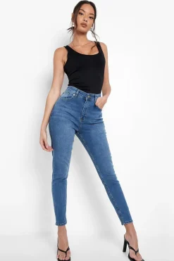 boohoo High Rise Butt Shaping Skinny Jeans → Jean skinny à taille haute sculptant les fesses<Femme Denim|Jeans