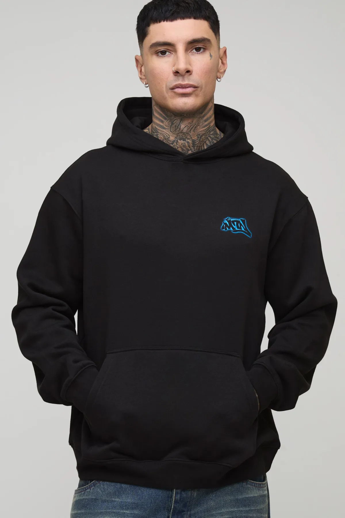 boohooMAN Hoodie graphique gothique à colombe en strass, surdimensionné pour les grandes tailles<Homme Tout Afficher|Sweats À Capuche Tall