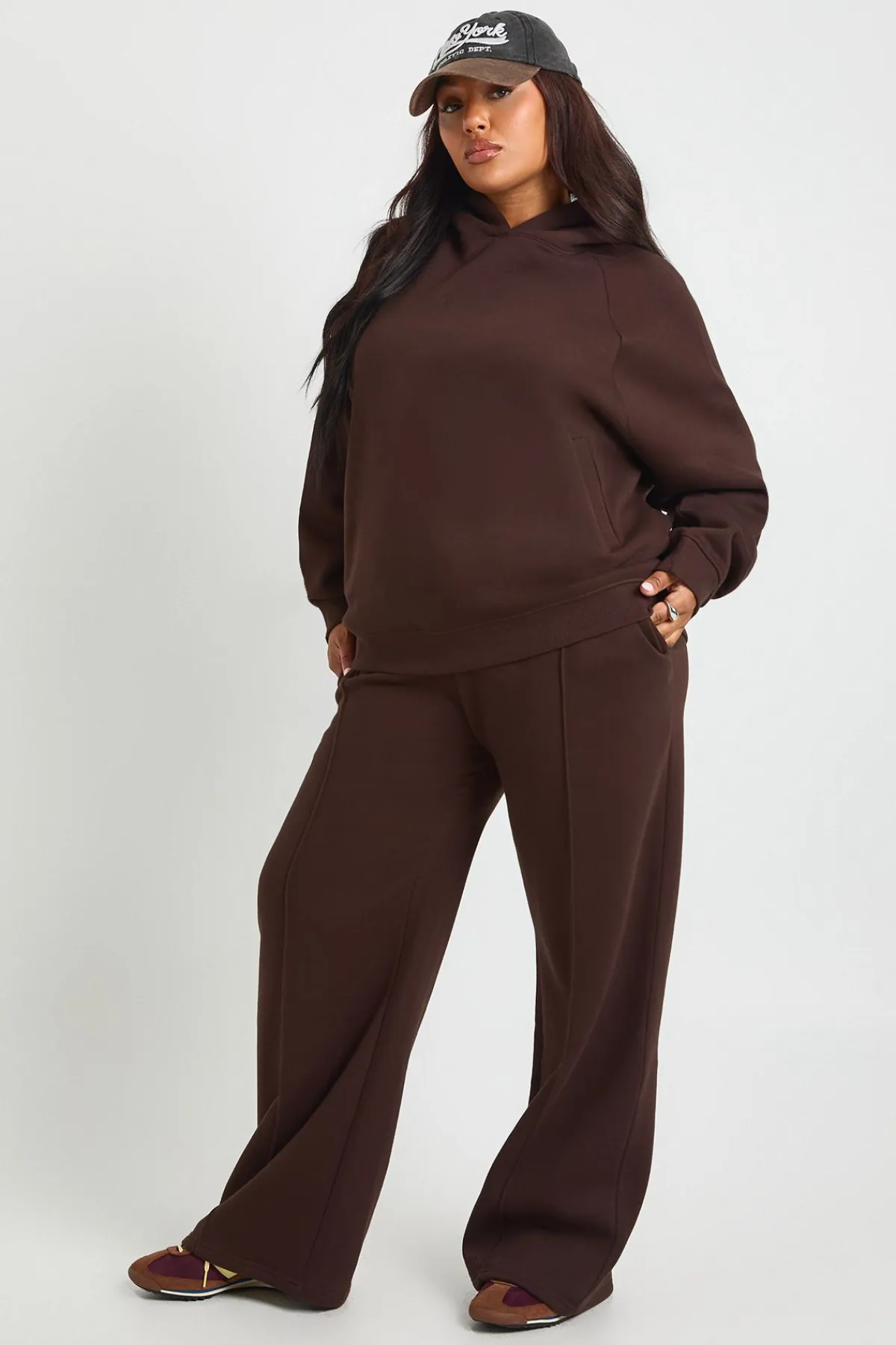 boohoo Hoodie oversize basique Plus Core à empiècement raglan<Femme Looks Chocolat|Sweats À Capuche Et Sweatshirts