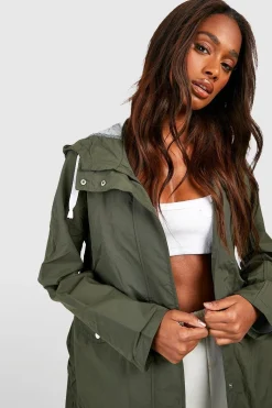 boohoo Imperméable à capuche avec garniture contrastante<Femme Vestes & Manteaux