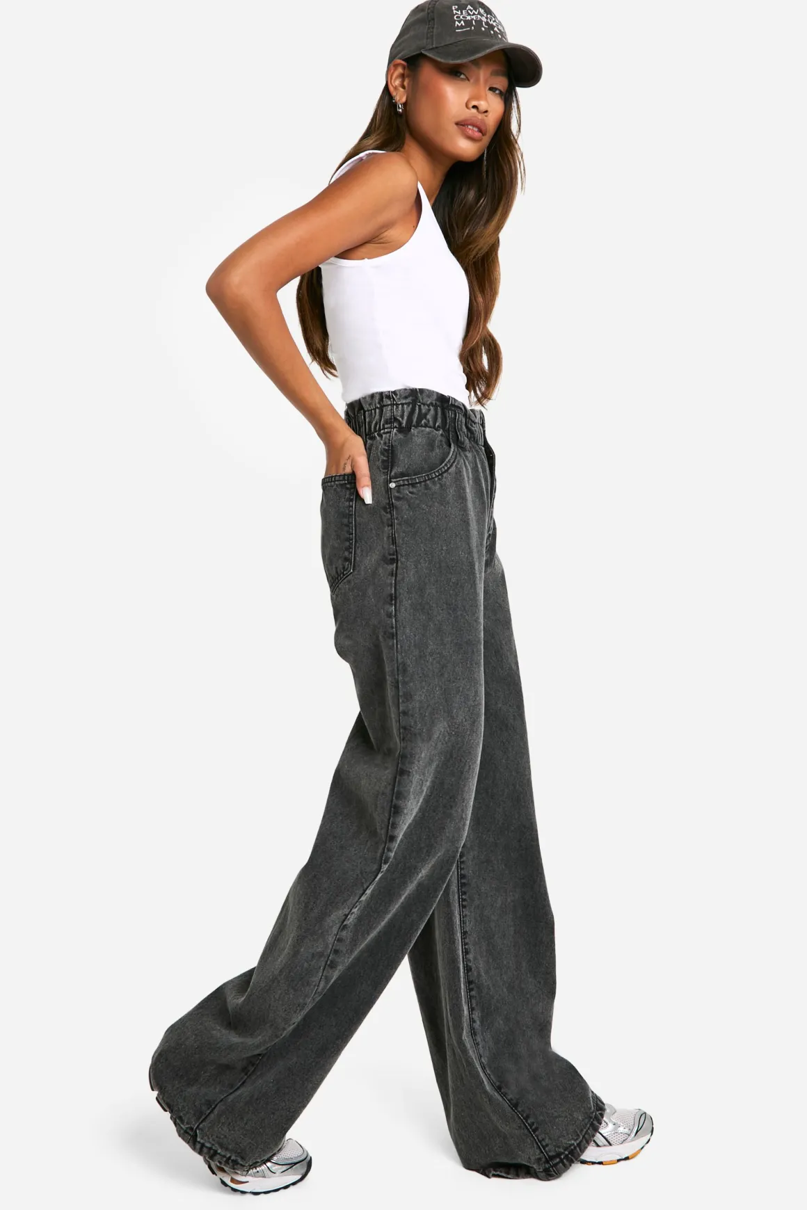 Jean acid wash à taille élastiquée