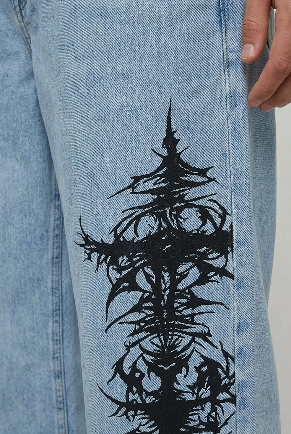 boohooMAN Jean Ample Broderie Graphique Gothique<Homme Jeans Grande Taille|Denim