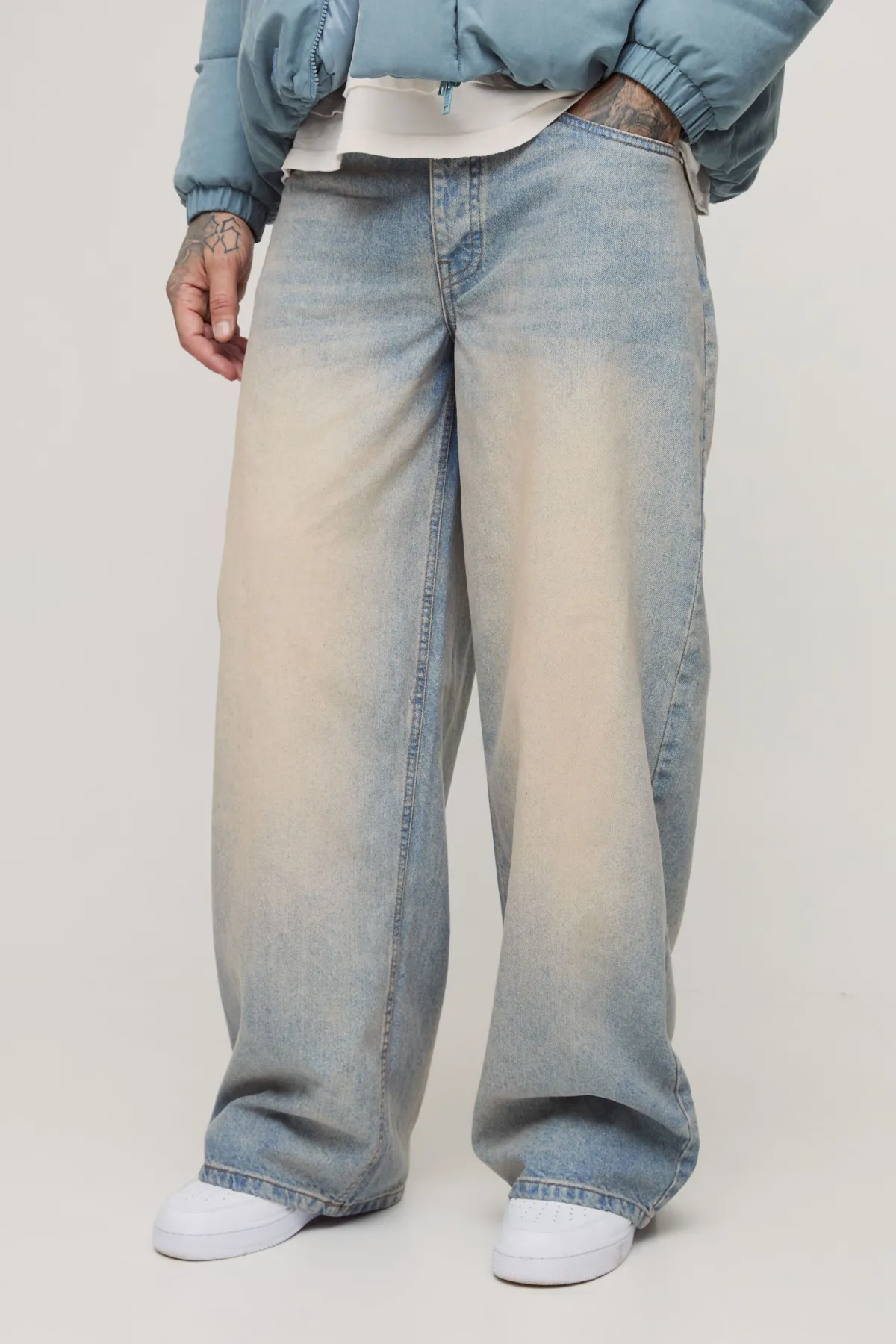 boohooMAN Jean ample stonewash pour personnes grandes tailles<Homme Denim|Tout Afficher