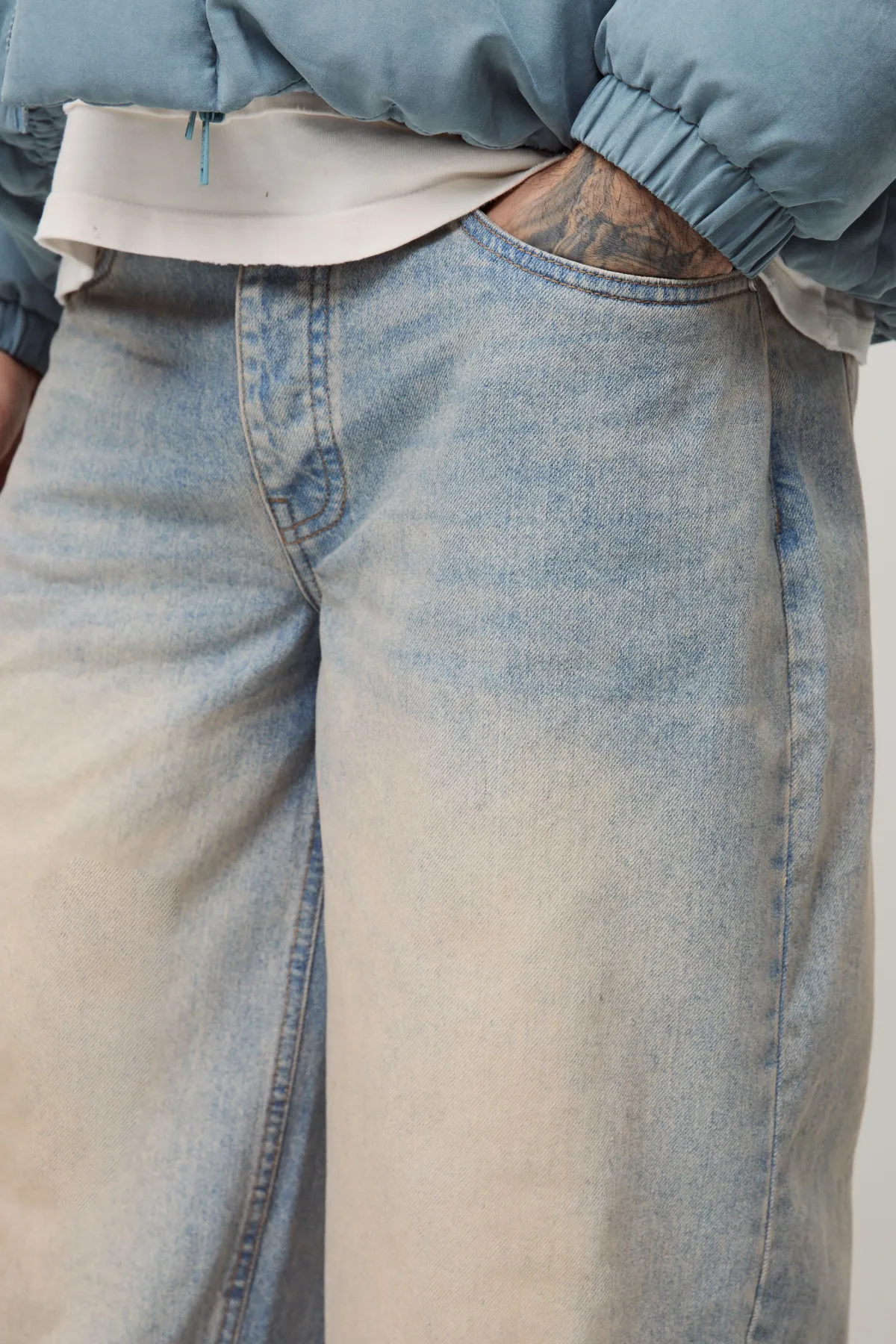 boohooMAN Jean ample stonewash pour personnes grandes tailles<Homme Denim|Tout Afficher