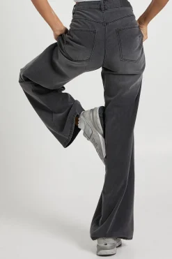 Jean ample taille mi-haute, coupe décontractée et jambe large pour grande taille