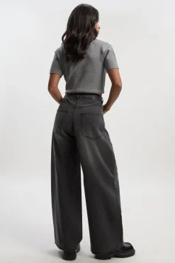 Jean ample à taille mi-hauteur, coupe décontractée et jambes larges – Petite