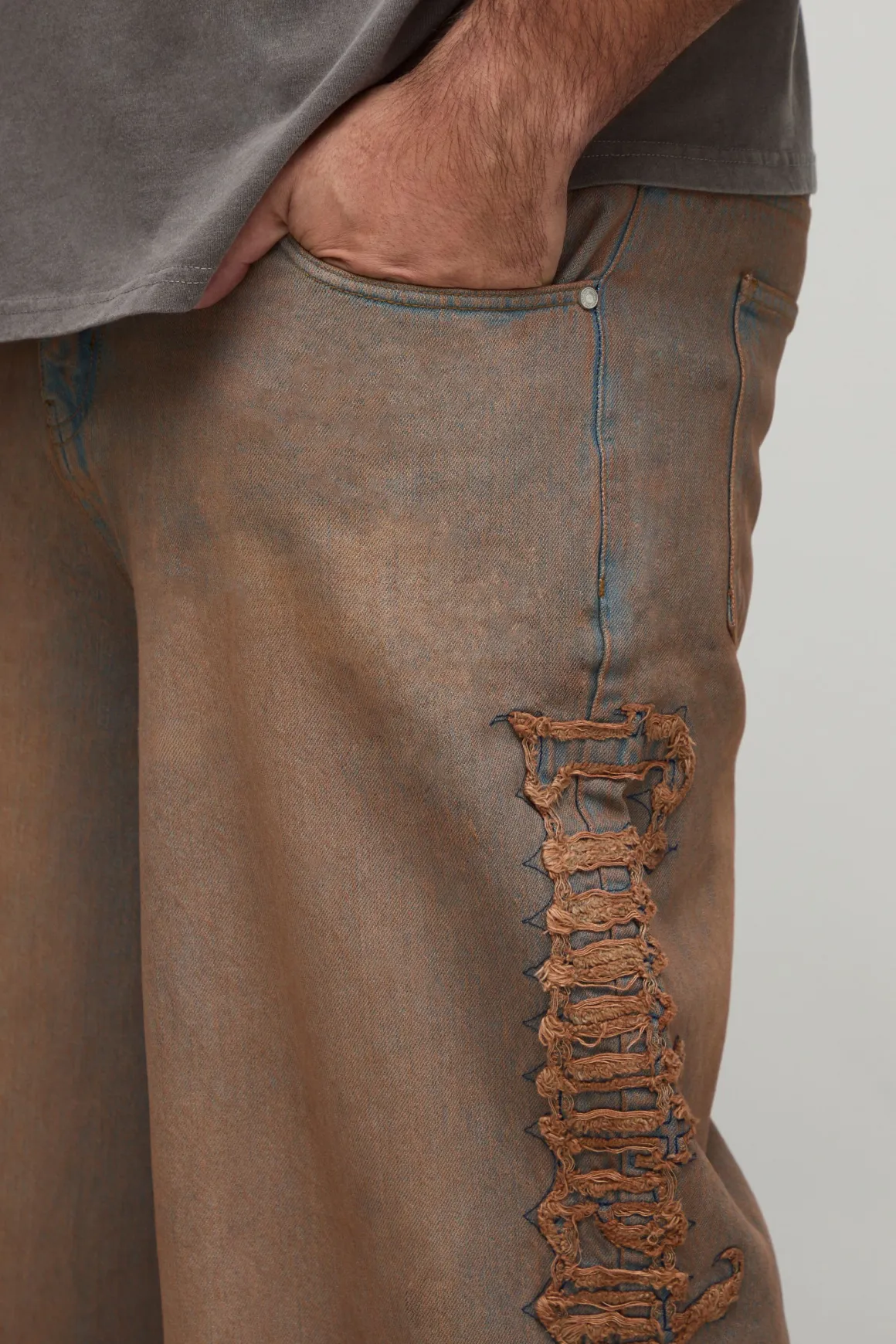 Jean Baggy Fit Washed avec Appliqué Raw Plus